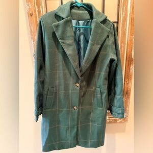 Unbranded NWOT 100%Polyester lined collared coat.S Pockets.Beautiful green/tan.